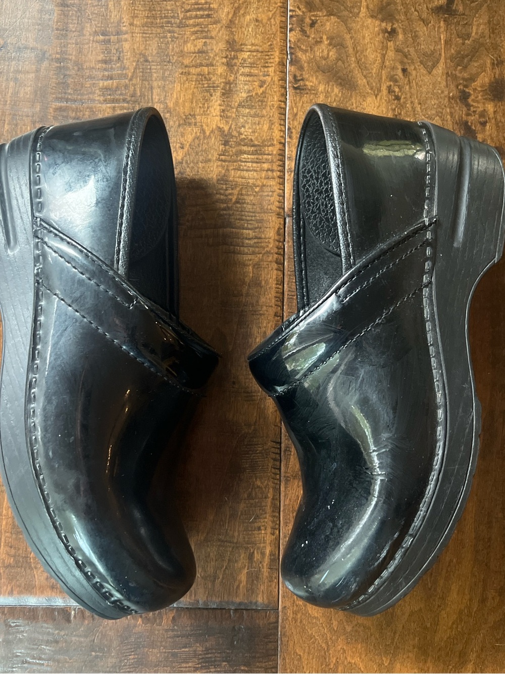 Dansko black patent leather professional comfort clogs. EU38 US 8